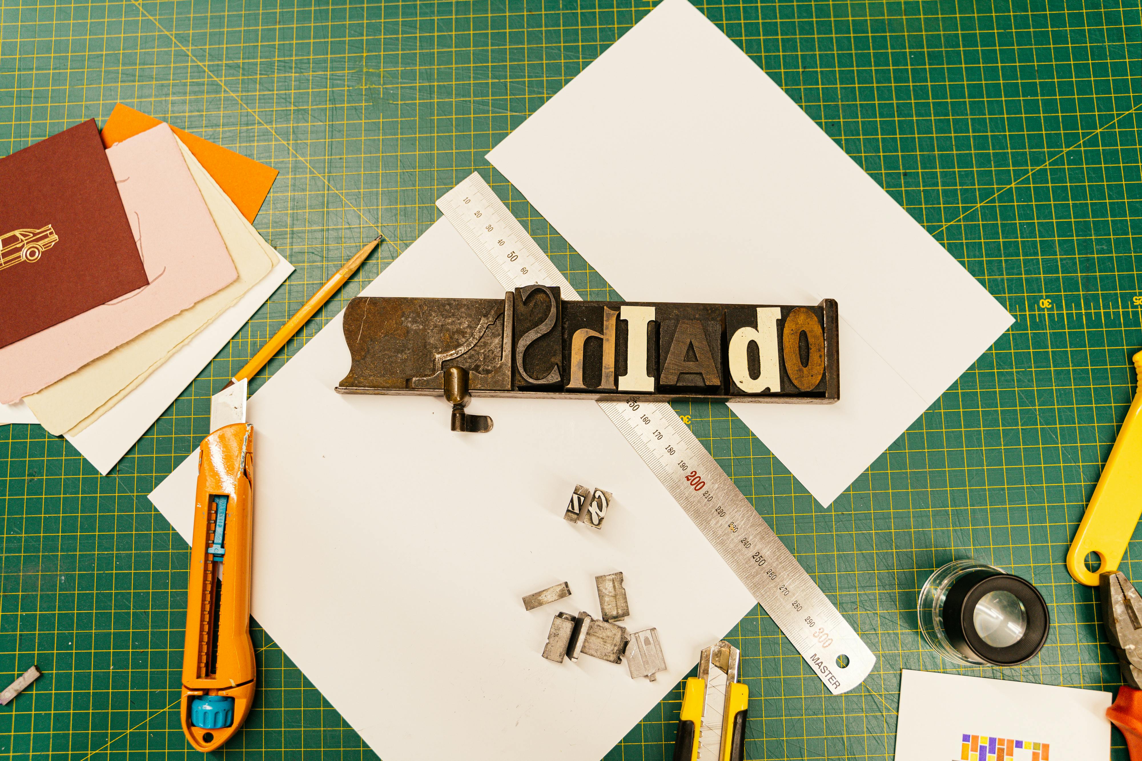 Custombee.app - App Shopify per Dropshipping di Prodotti Personalizzati